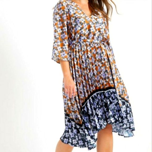 Eloquii Dresses & Skirts - Eloquii Floral Pleated Sharkbite Dress Sz 16